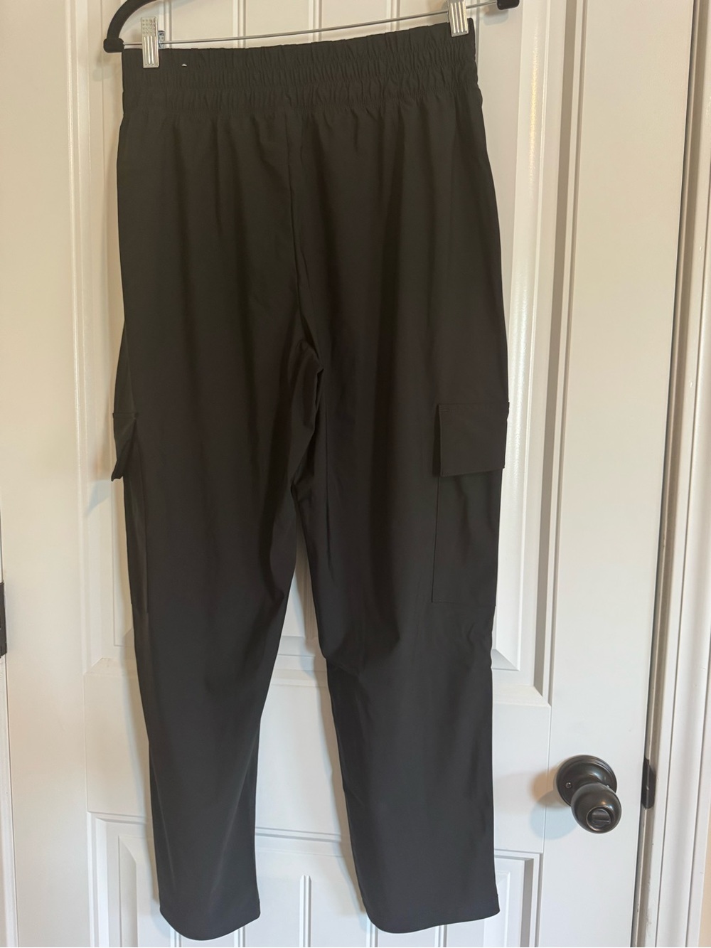 Old Navy Tech Cargo Pants with Elastic Waist - Picture 5 of 8